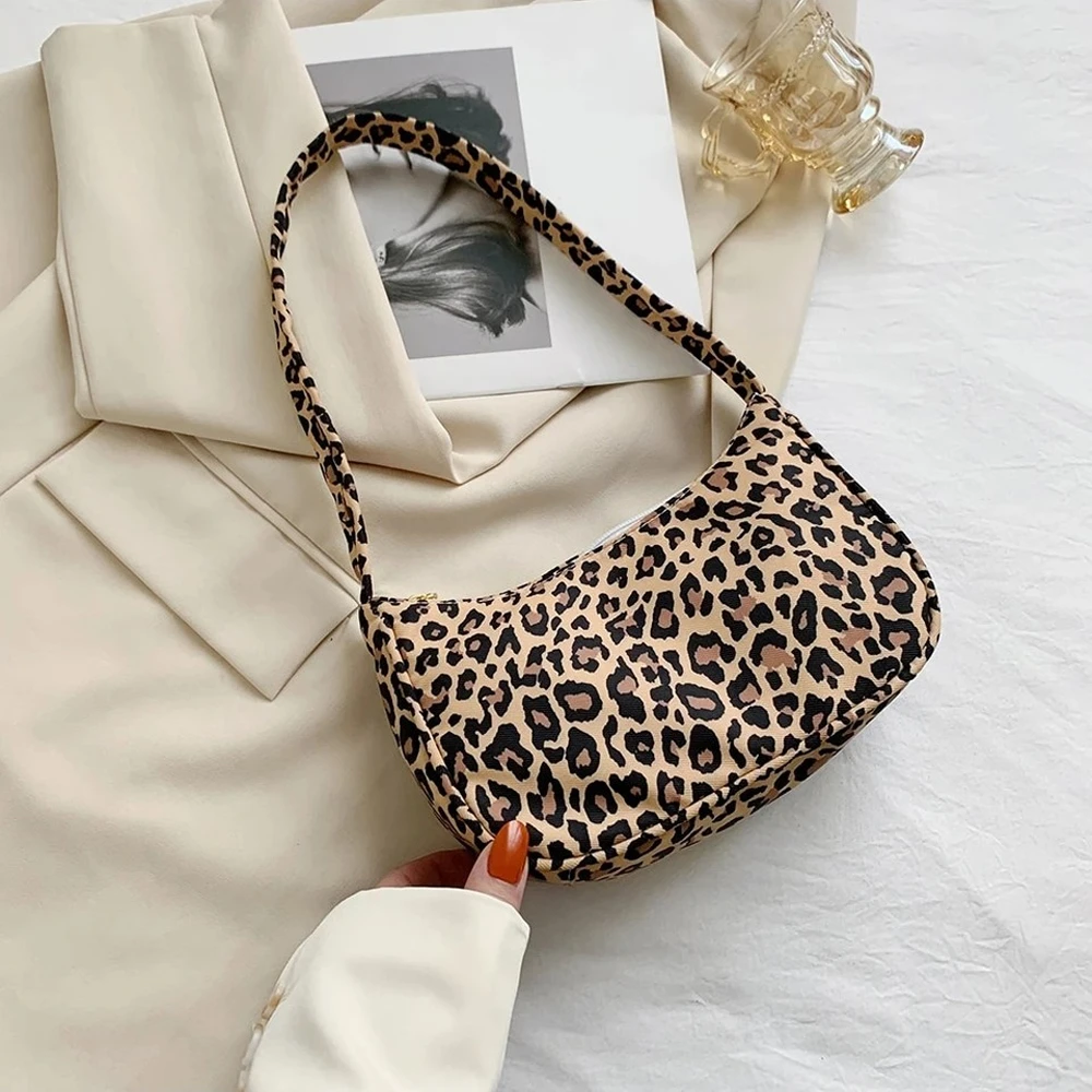 7 Outfit Ideas & Bags for a Cruise Vacation